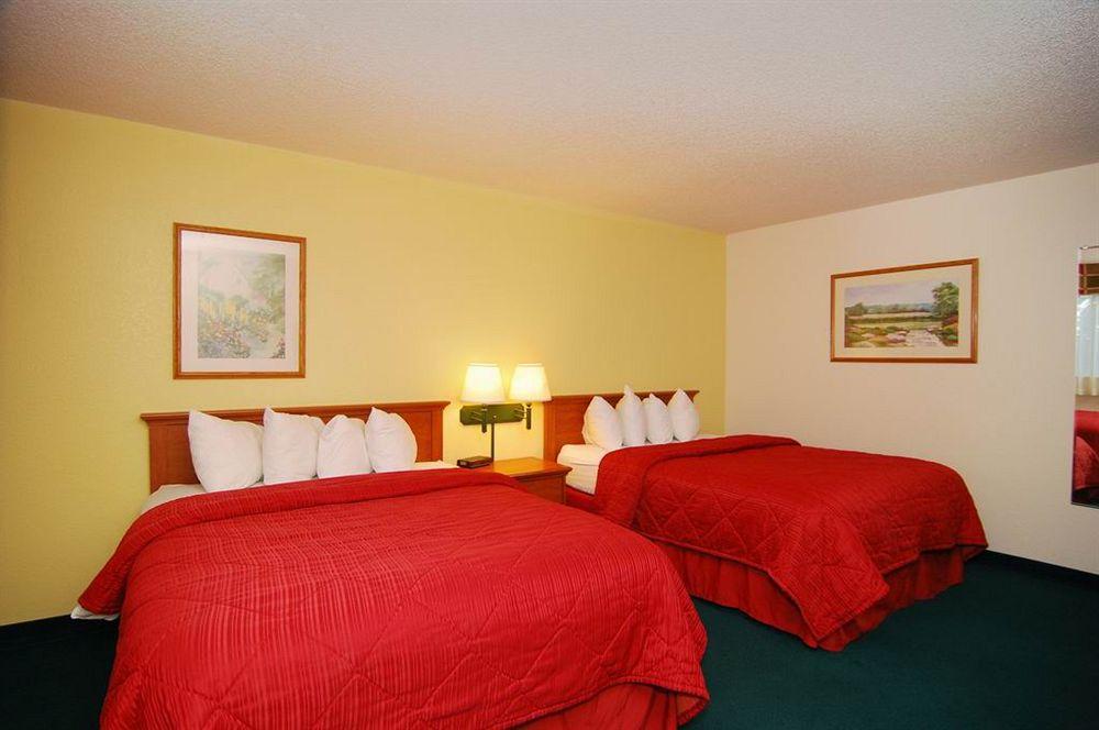 Quality Inn & Suites Medford Airport Eksteriør bilde