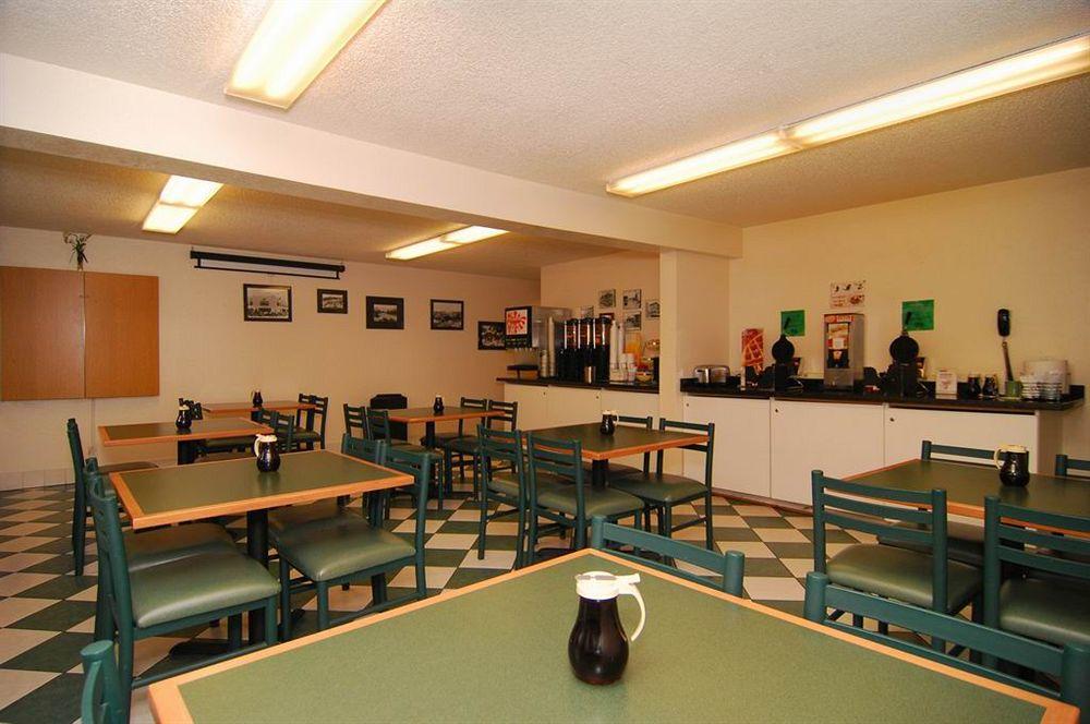 Quality Inn & Suites Medford Airport Eksteriør bilde