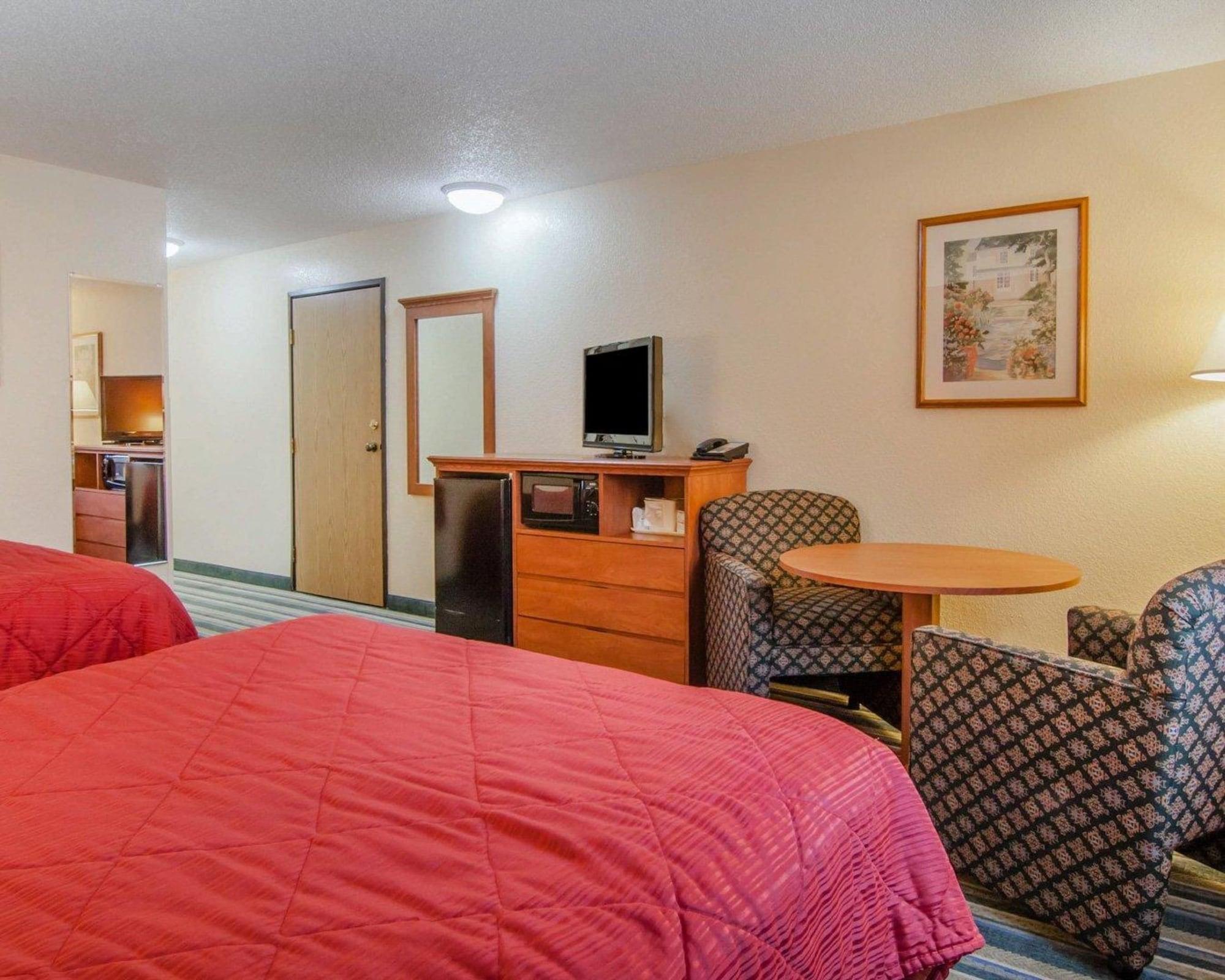 Quality Inn & Suites Medford Airport Eksteriør bilde