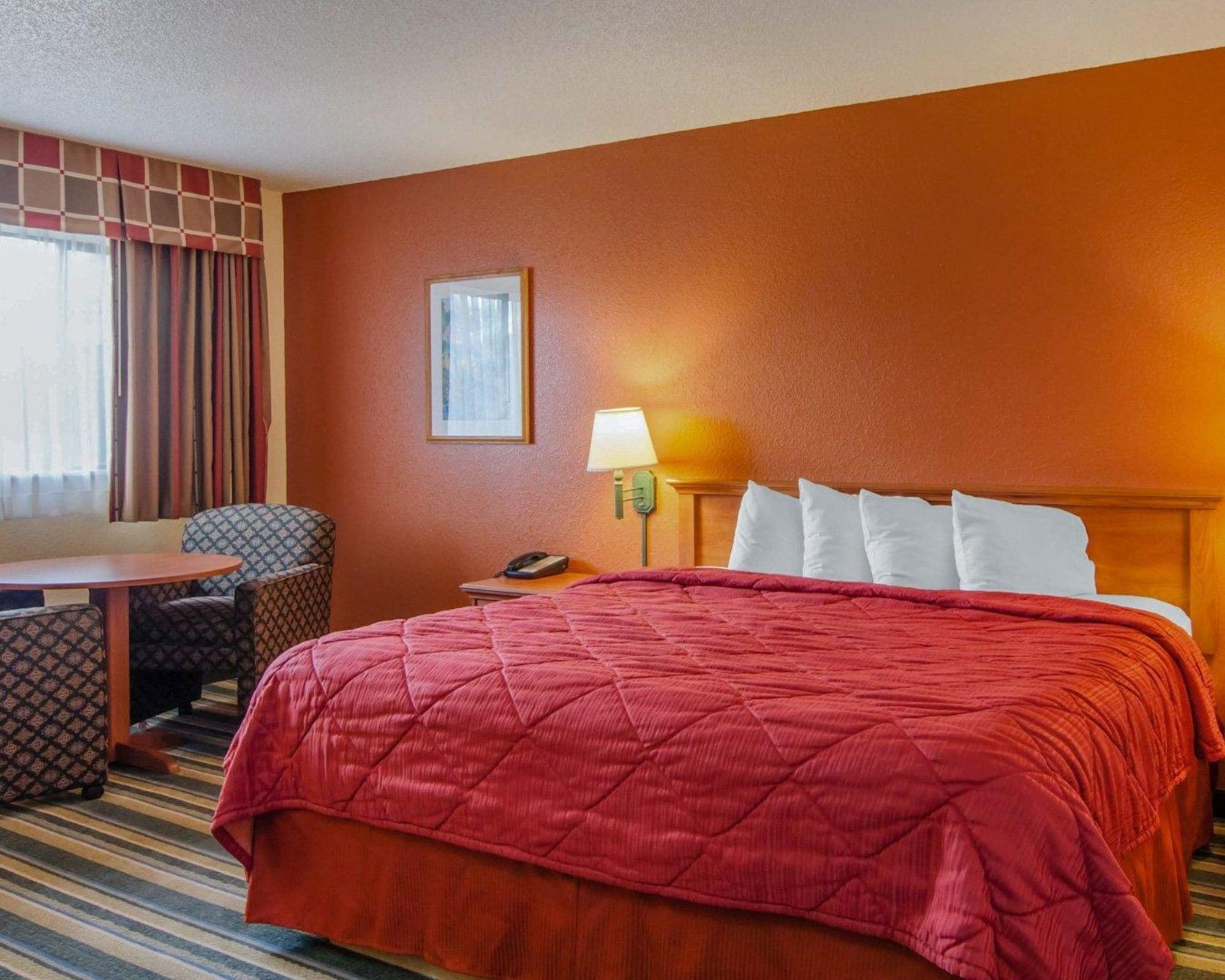 Quality Inn & Suites Medford Airport Eksteriør bilde