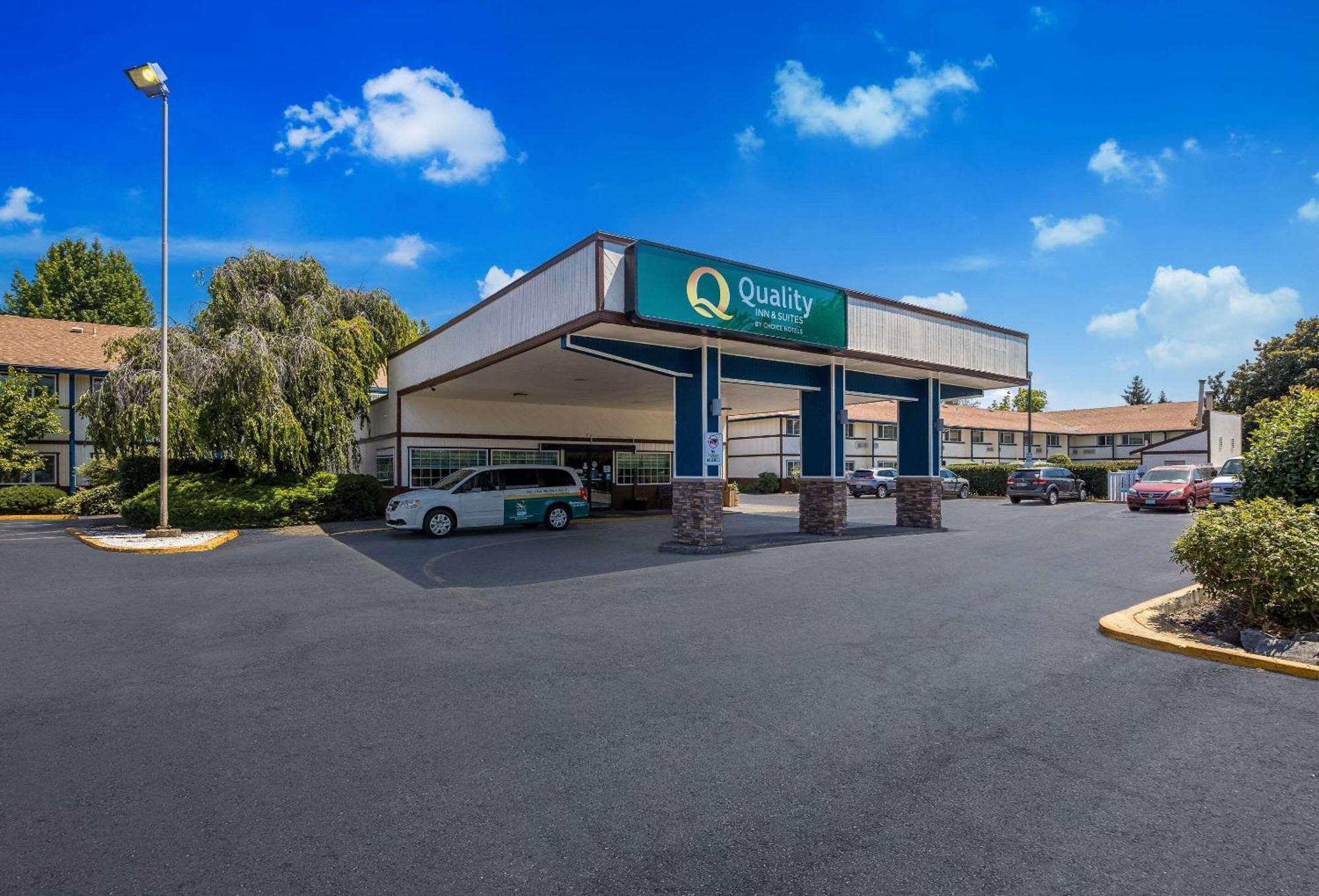 Quality Inn & Suites Medford Airport Eksteriør bilde