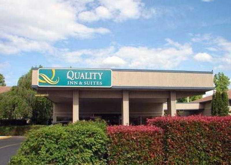 Quality Inn & Suites Medford Airport Eksteriør bilde